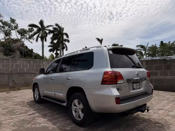 TOYOTA LAND CRUISER VX - Imagen 4