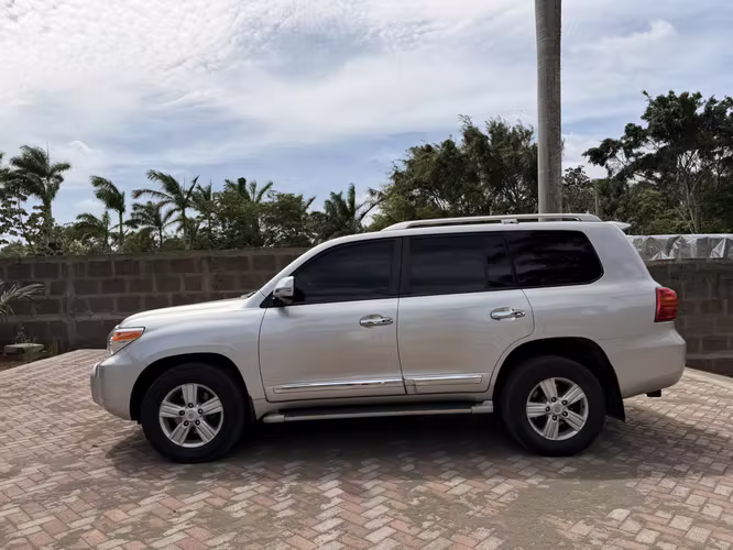 TOYOTA LAND CRUISER VX - Imagen 6
