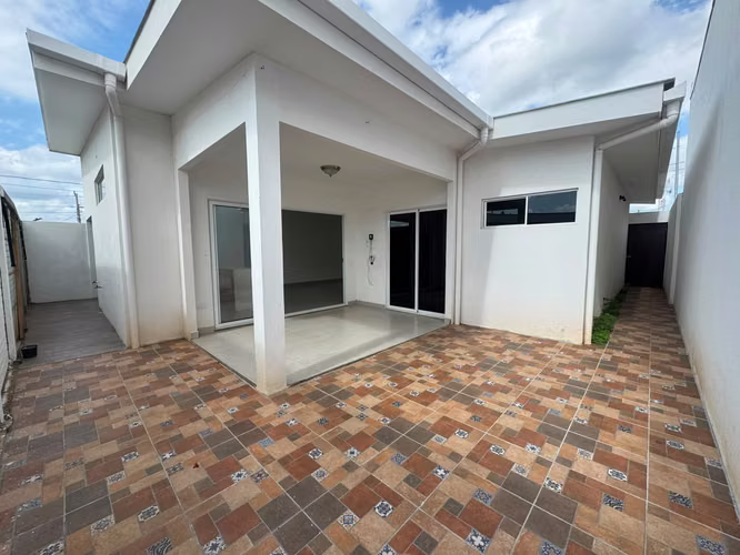 CASA ESQUINERA EN RENTA – QUINTAS DEL PRADO | CARRETERA A MASAYA KM 12 - Imagen 8