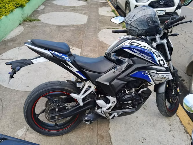 Se vende moto Génesis