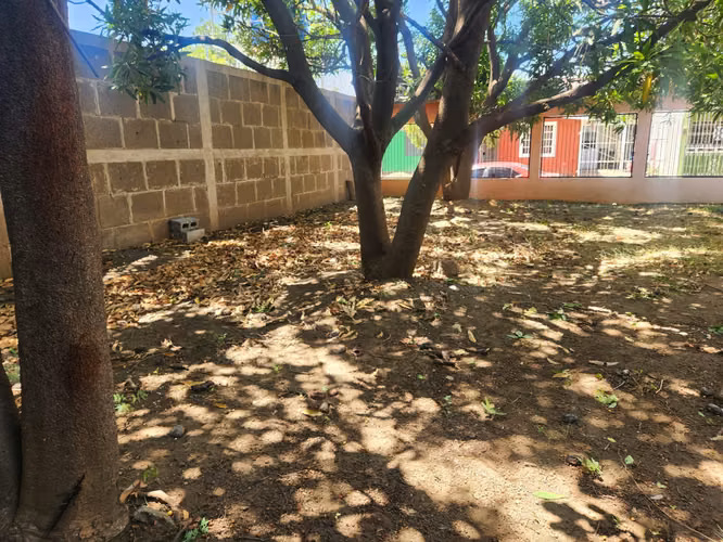 TERRENO EN VENTA EN RESIDENCIAL SANTA EDUVIGES   - Imagen 7