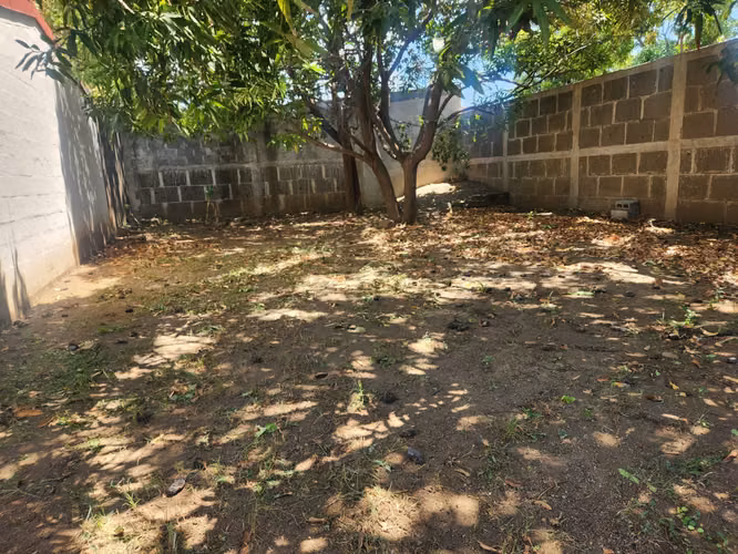 TERRENO EN VENTA EN RESIDENCIAL SANTA EDUVIGES   - Imagen 5