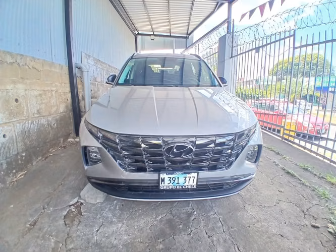  HYUNDAI TUCSON AT 2024