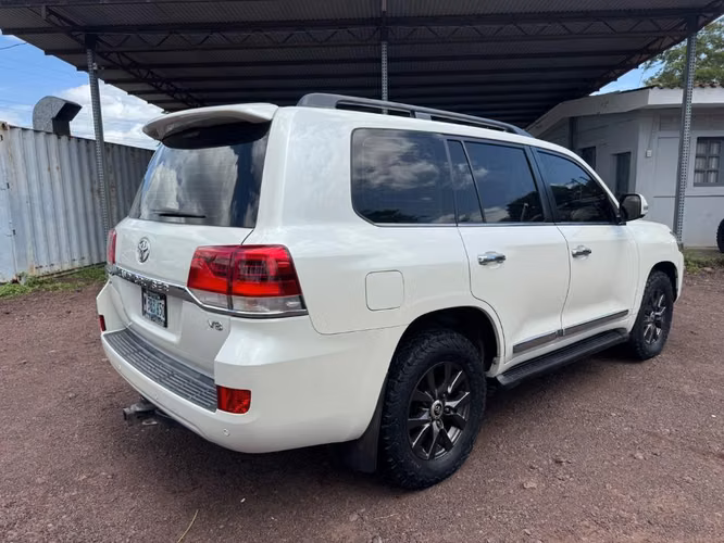 Land Cruiser Vx año 2017 - Imagen 5