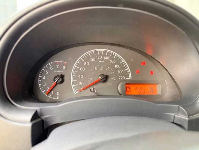 Nissan versa 2023 SEMINUEVO