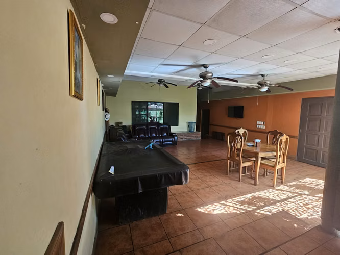EC-Propiedad Comercial con Restaurante, Bar, Piscina y Habitaciones en Venta – San Jorge, Rivas - Imagen 10