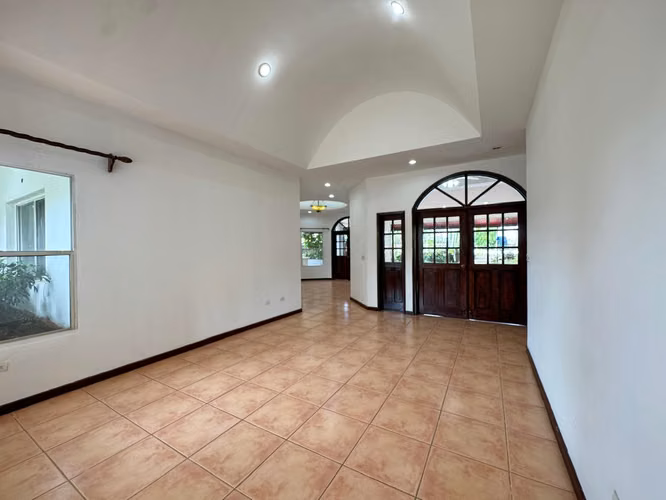Preciosa Casa en Alquiler en Carretera Sur - Imagen 15