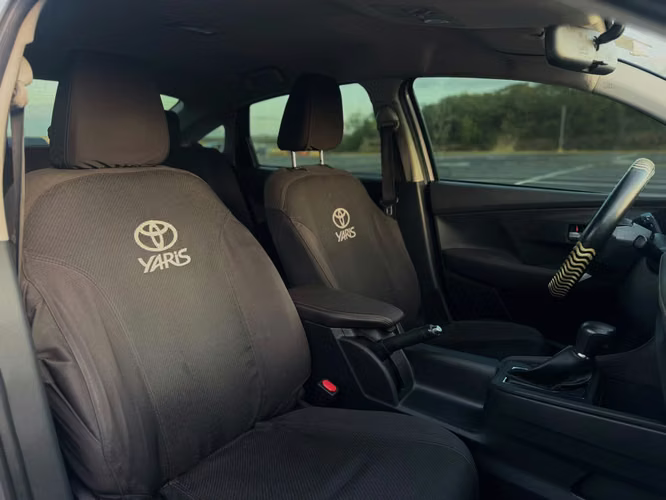 TOYOTA YARIS E 2025 - AUTOMATICO - Imagen 7