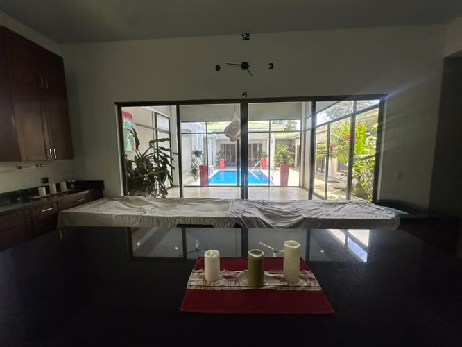 AG, SE VENDE CASA EN RESIDECIAL EN CARAZO