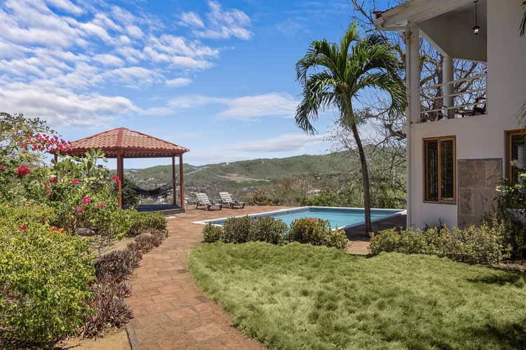 House for Sale in San Juan del Sur with Pool and Town Views - Imagen 3