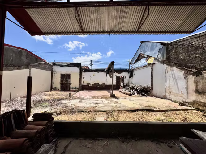 Prime Lot in Leon Center  A Developers Dream - Imagen 2
