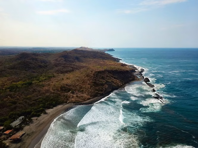 Beachfront Oasis in El Transito ideal for Hotel - Imagen 2