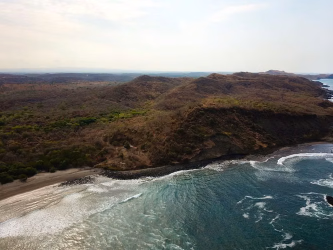 Beachfront Oasis in El Transito ideal for Hotel - Imagen 3