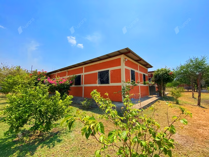 Tranquil Homestead on the Outskirts of Leon