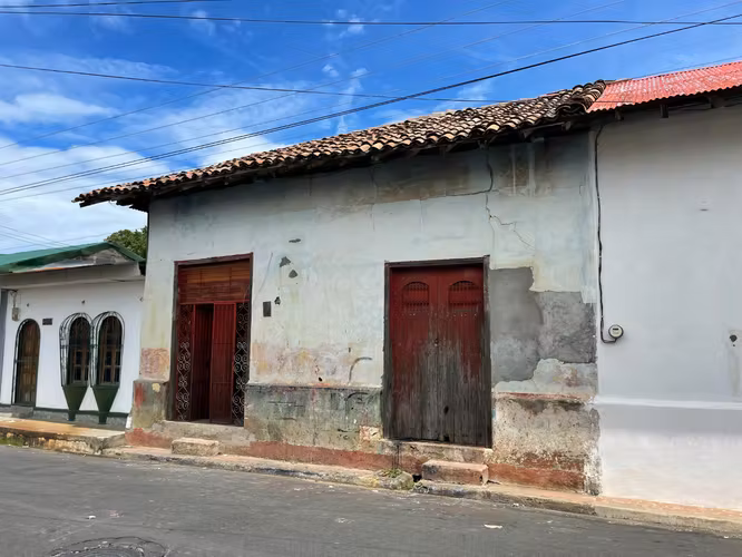 Leon Colonial Center, big empty lot. - Imagen 2