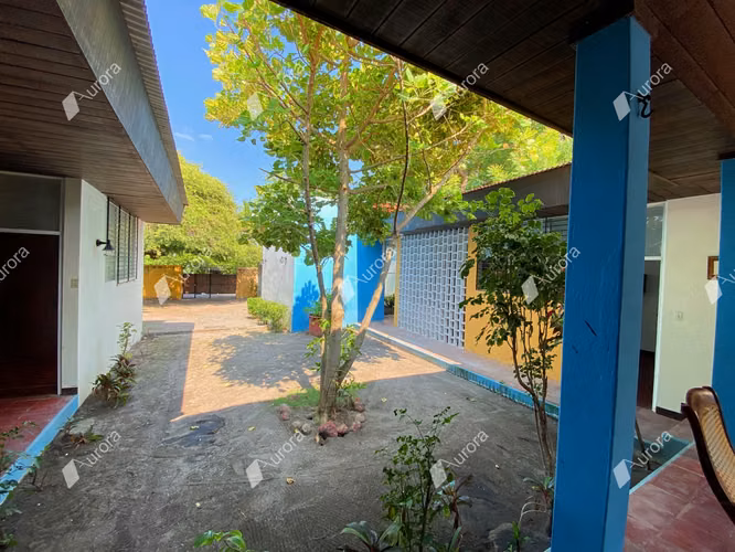 Original Beach Style Beachfront House - Imagen 1