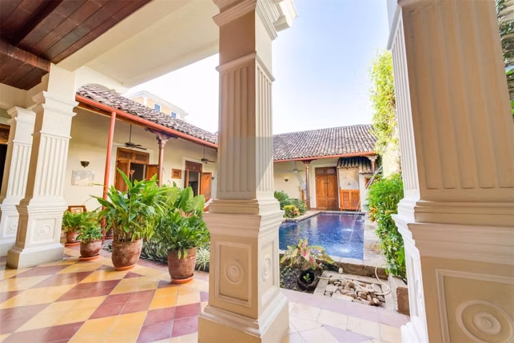 250 year old Colonial home, great Income property - Imagen 3