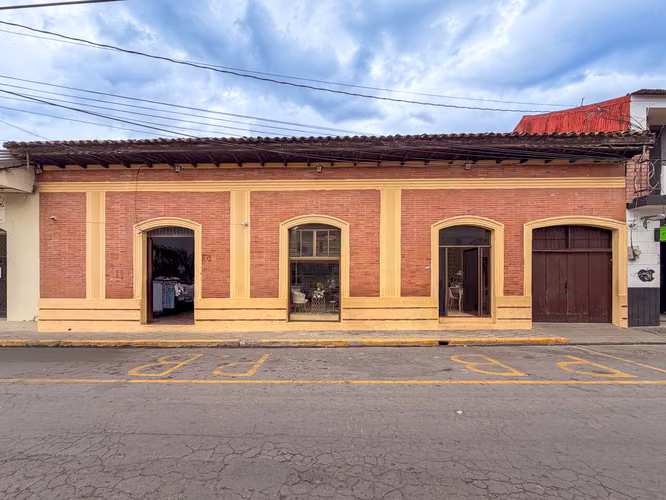 FH | Propiedad Comercial en Venta | León