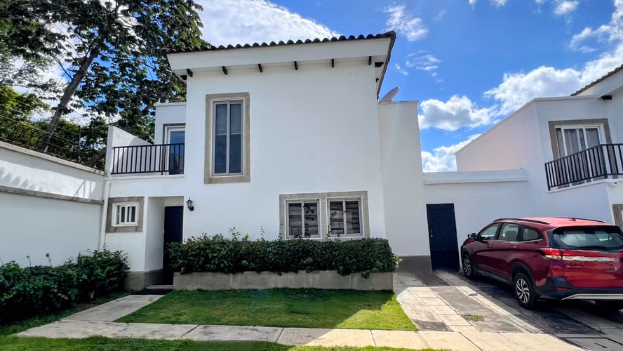 Renta de Casa Amueblada en Las Colinas - Imagen 1