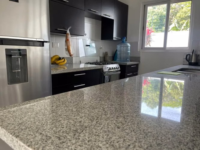 AG, SE VENDE TOWHOUSE EN SANTO DOMINGO - Imagen 6