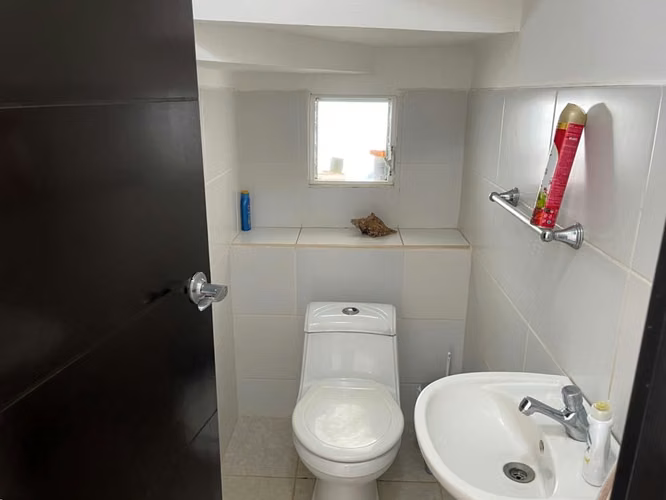 AG, SE VENDE TOWHOUSE EN SANTO DOMINGO - Imagen 5