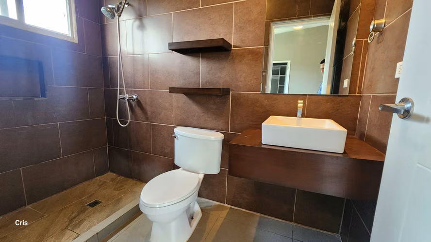 Alquiler de Casa en Las Colinas - Imagen 9