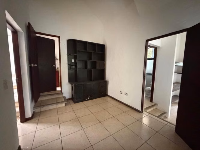 Rento Casa en Residencial Colinas se Santa Cruz en Las Colinas - Imagen 4