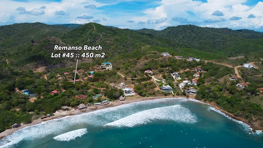Walk into paradise, Remanso Beach awaits - Imagen 4