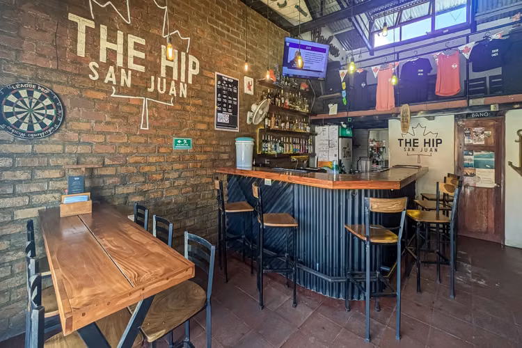 Invest in a successful Canadian inspired bar in San Juan Del Sur. - Imagen 4