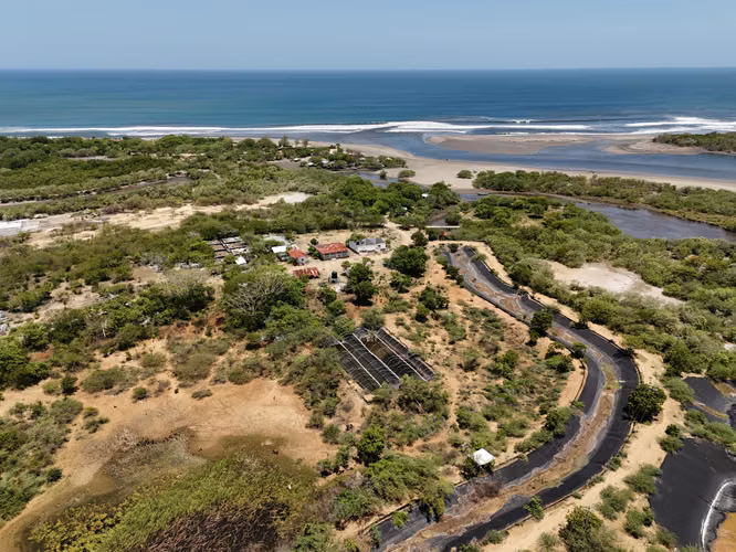 Shrimp Farm Infrastructure with Exceptional Redevelopment Potential - Imagen 4