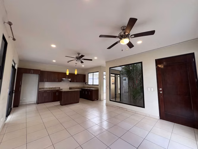 Modern 3 Bedroom Home with Internal Terrace in San Agustin   Excellent Investment Opportunity - Imagen 2