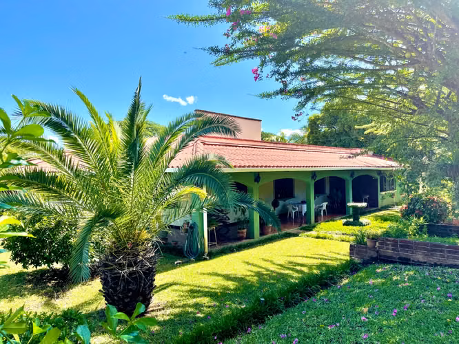 Beautiful family home within private residential development. - Imagen 2