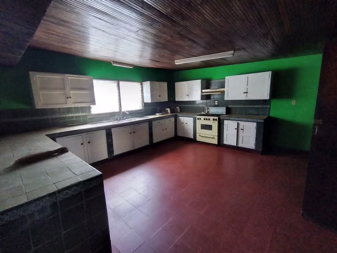 5 Bedroom   5 Bath in San Matias - Imagen 4