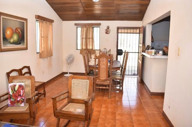 GRA 054 House for Sale or Long Term Rental