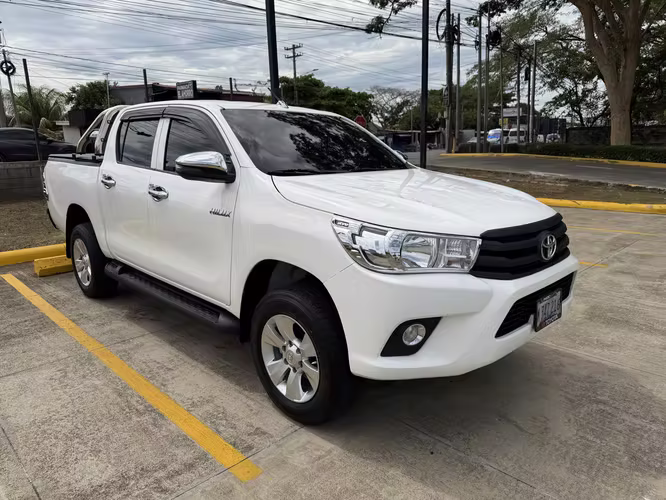 Hilux 2022 Mecanica 4x4 - Imagen 2