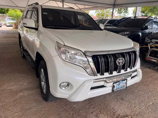 TOYOTA LAND CRUISER PRADO TXL AÑO 2015