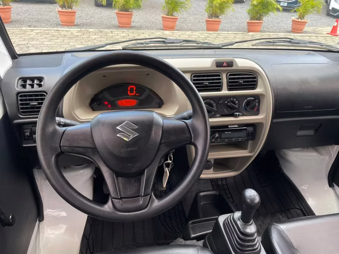 Panel Suzuki ECCO 2025