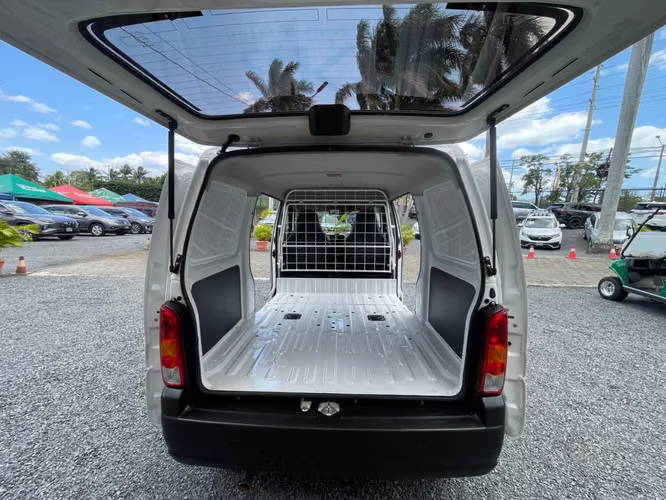 Panel Suzuki ECCO 2025