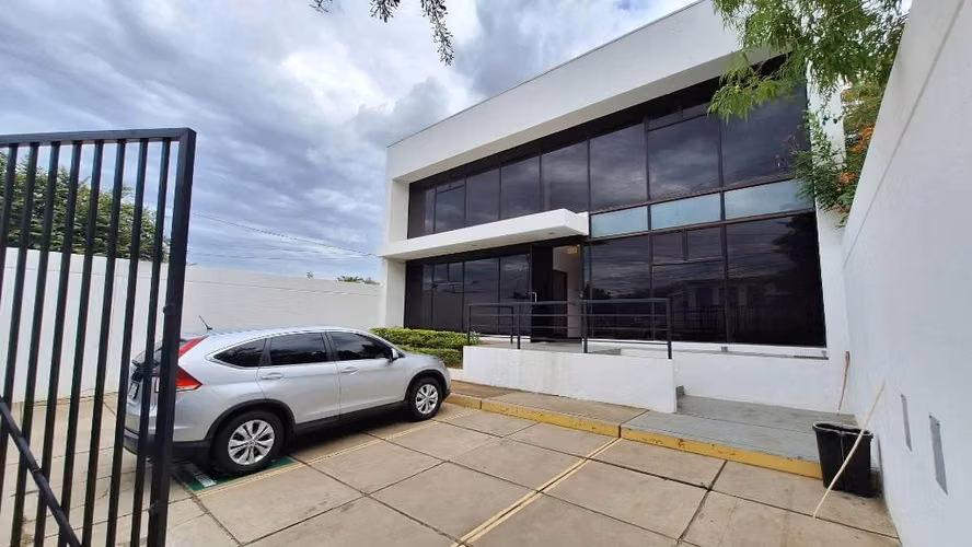 Se alquilan 400 metros de oficinas