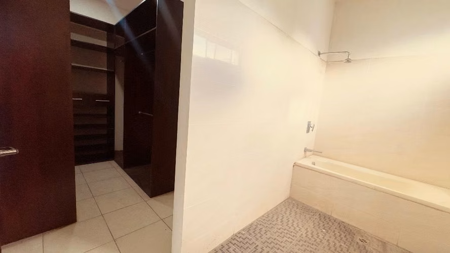 Apartamento de dos plantas en alquiler - Imagen 3