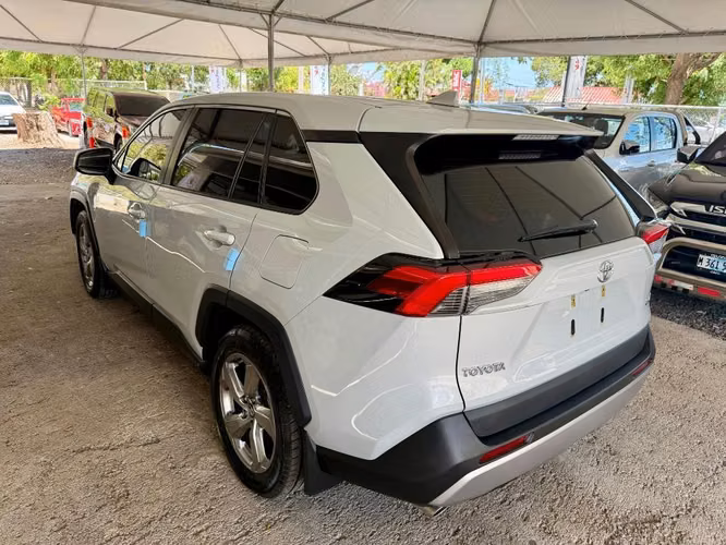 TOYOTA RAV4 AÑO 2022 - Imagen 5