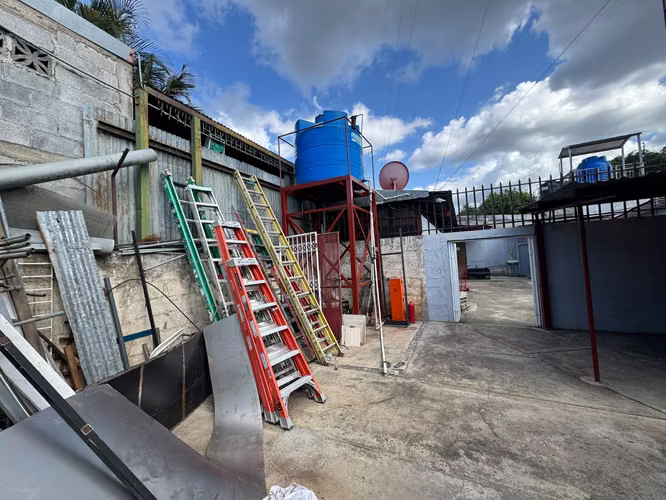 Los Robles Se vende propiedad comercial - Imagen 10