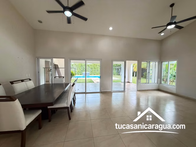 Se Renta Casa Con Piscina de 4 habitaciones + baños - Imagen 2