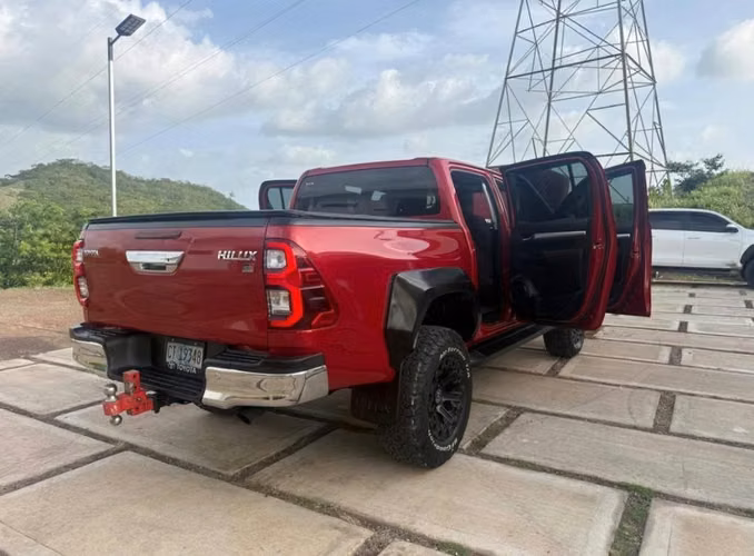 Vendo camioneta hilux. - Imagen 3