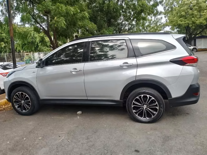 VENDO TOYOTA RUSH 2020 FULL EXTRA - Imagen 6