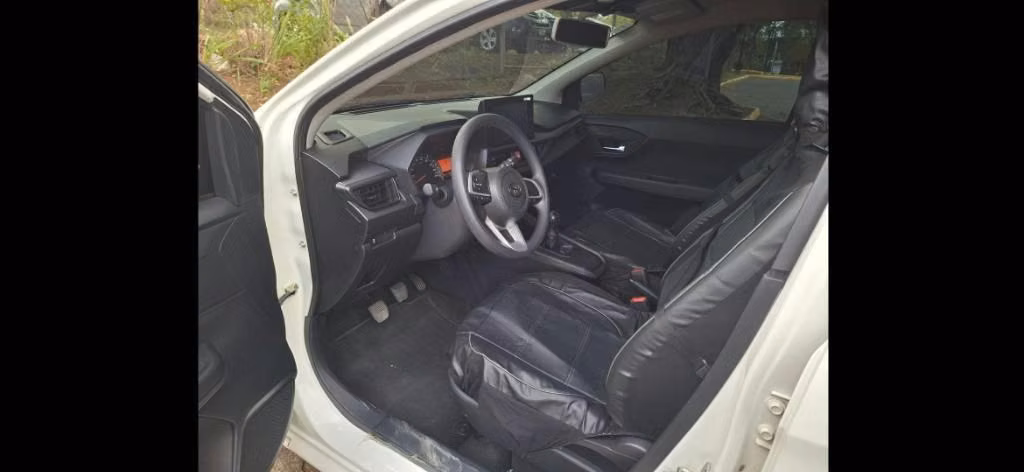 Toyota Agya 2026 Seminuevo (Solo 15,000 Km) - Imagen 3