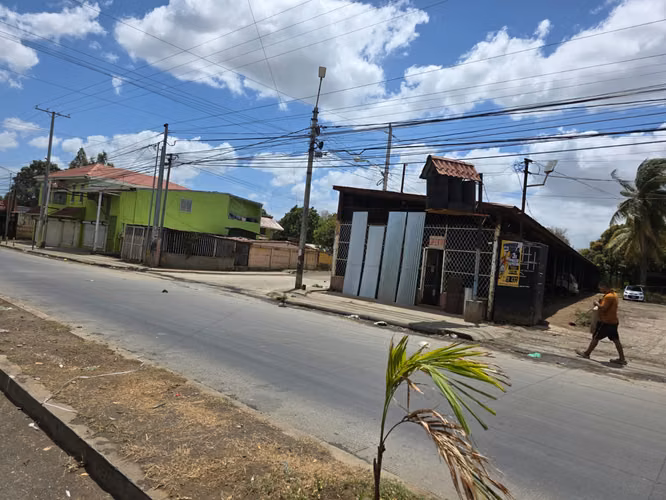 FH | En Venta Terreno con Mejoras | Intersección de la Pista El Mayoreo y la Pista Sabana Grande - Imagen 5