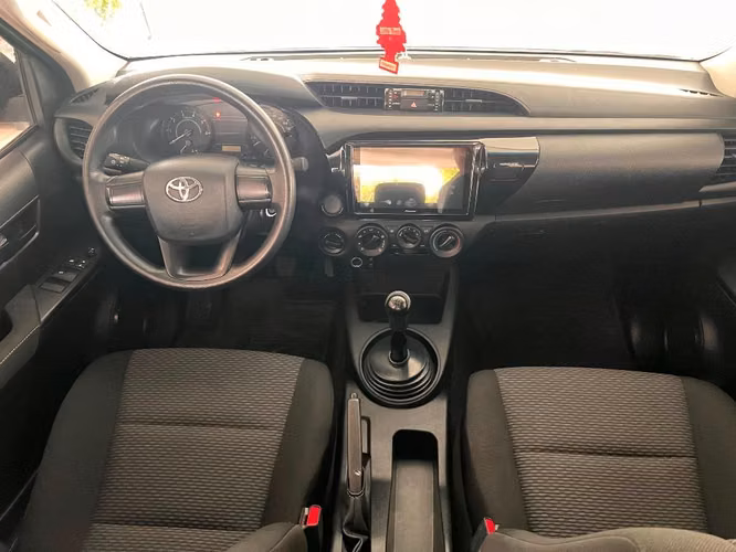 TOYOTA HILUX AÑO 2026