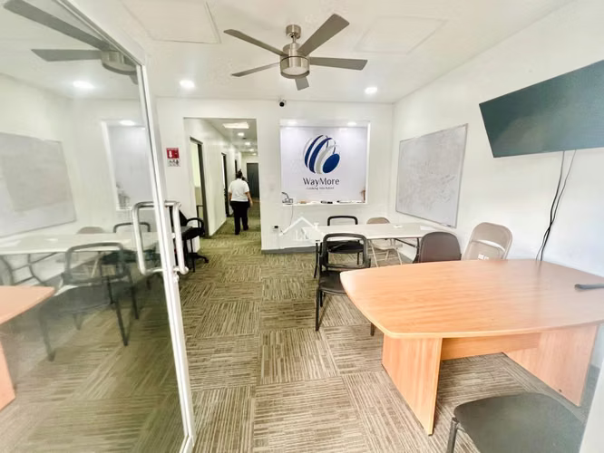 LL - Se Renta Oficina de 160 m² en Carretera Masaya - Imagen 2