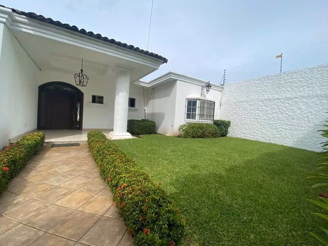 FP- Vendo casa en Santo Domingo
